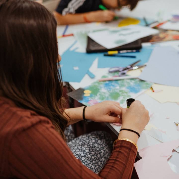 Paper Chains and Poinsettias Creative Workshop